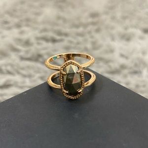 Kendra Scott Elyse ring in Rose Gold!